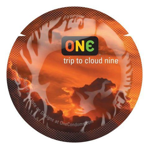 Презерватив ONE Color Sensations ONE trip to cloud nine, 1 шт, оранжевый, гладкий, со смазкой SX0771 фото